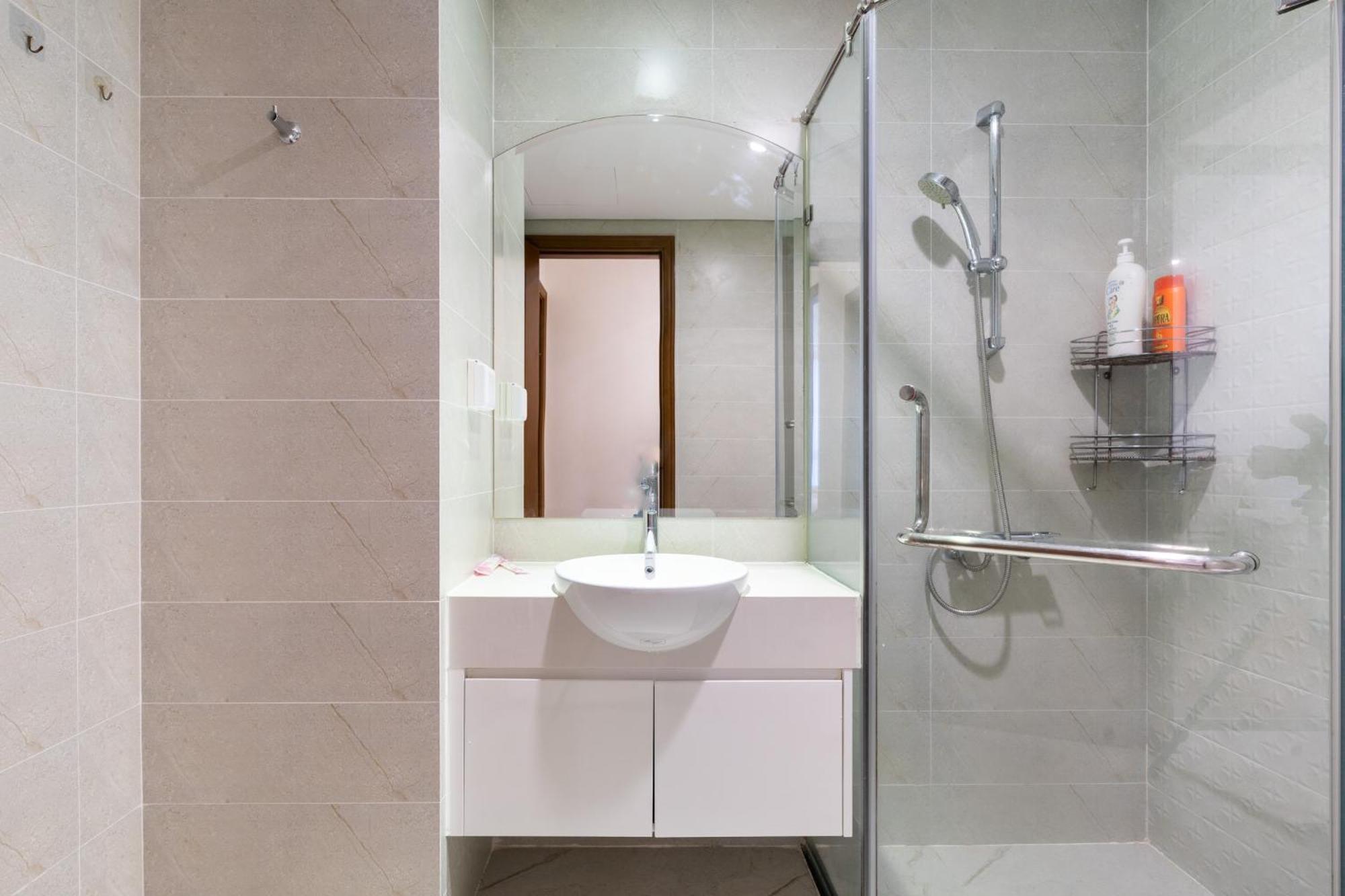 Vinhomes Central Park - Serviced Apartments Rental Ltd Хошимин Екстериор снимка